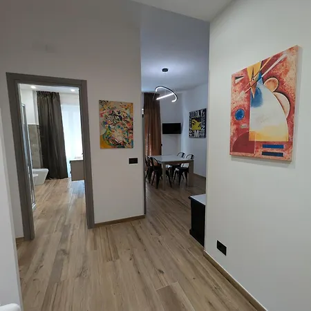 Maison Simone Marconi *