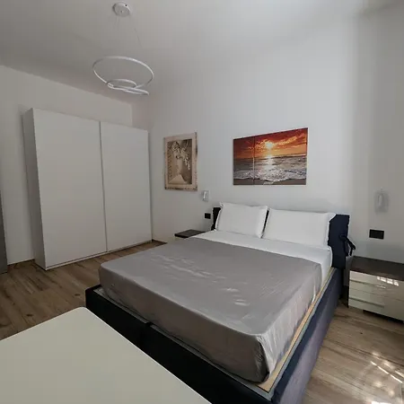 Maison Simone Marconi *